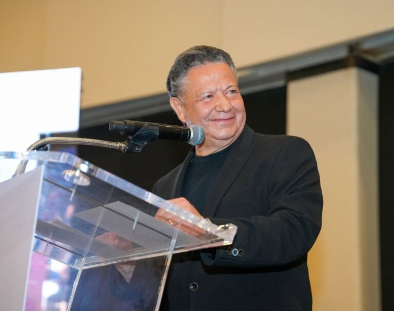 Sin acuerdo con Omar Fayad para ser embajador: JMS