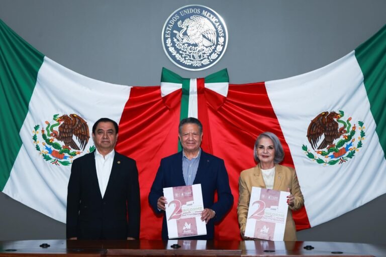 Menchaca Salazar respalda trabajo legislativo de Andrés Velázquez