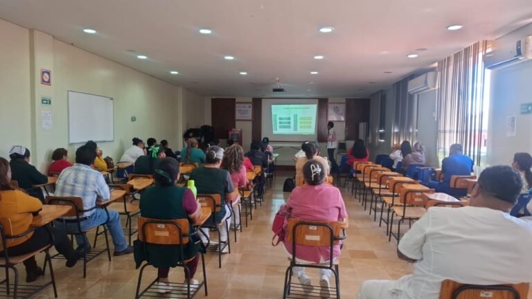 Capacitan a más de 500 trabajadores para ofrecer atención digna