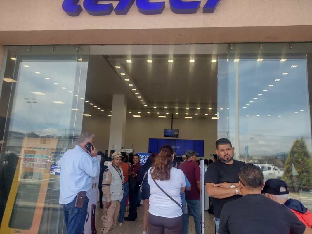 Realizan largas filas... especial