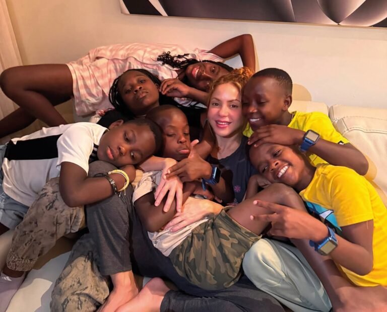 Shakira descansa en Miami junto a los niños de Ghetto Kids
