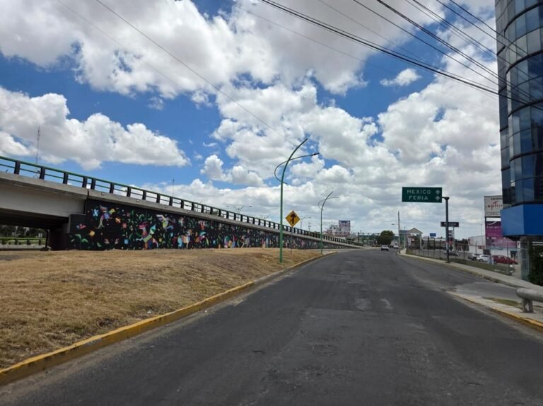 Sustitución de pavimento por concreto hidráulico en bulevar Felipe Ángeles