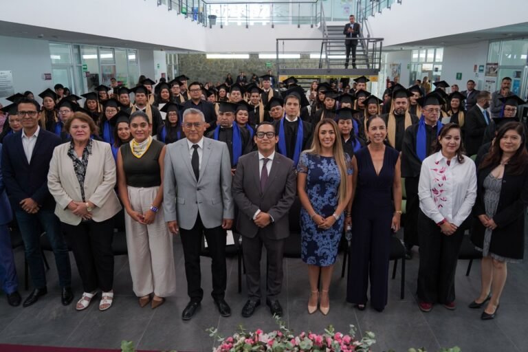 UNIDEH entrega 65 títulos y suma nuevos Campus Virtuales