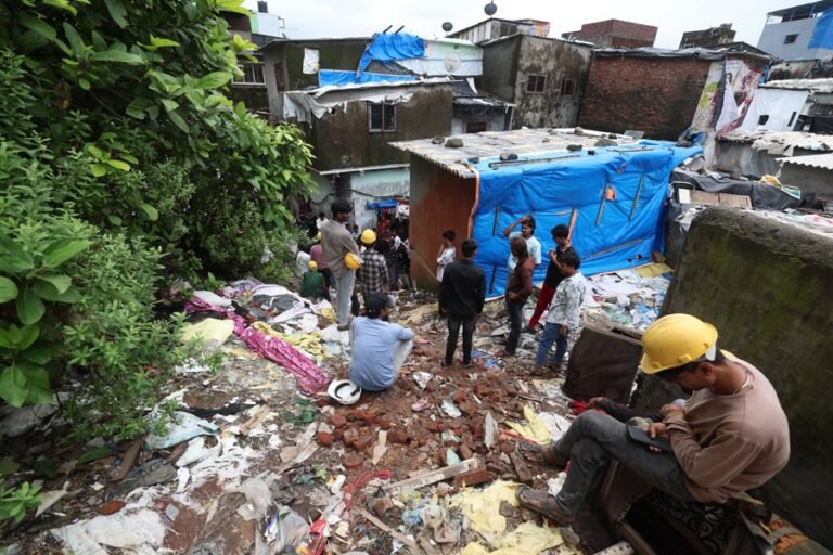 El monzón eleva a 146 los muertos en la India