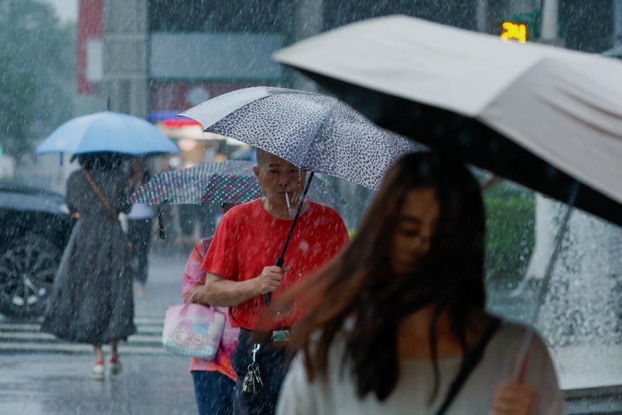 Más de 50 muertos y millones de evacuados por las lluvias y ciclones en países asiáticos
