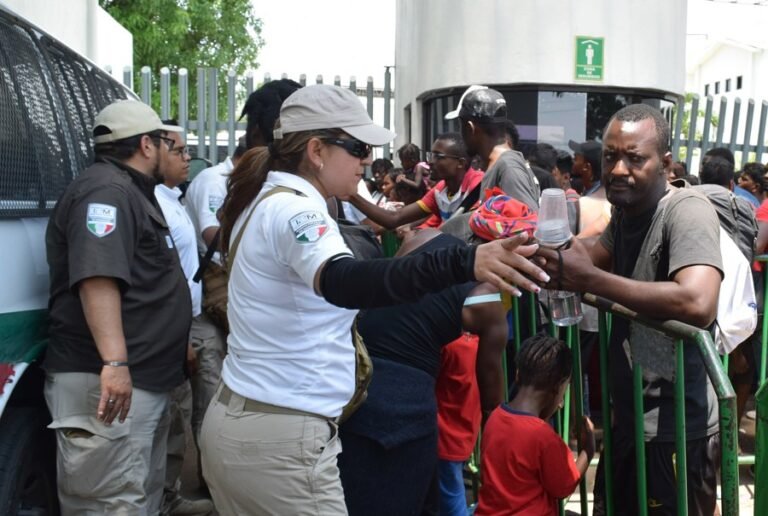 Autoridades mexicanas controlan motín de migrantes cubanos