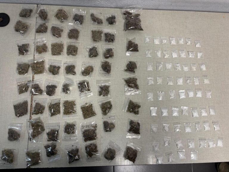 Con armas largas y drogas aseguran a dos sujetos en Zempoala 