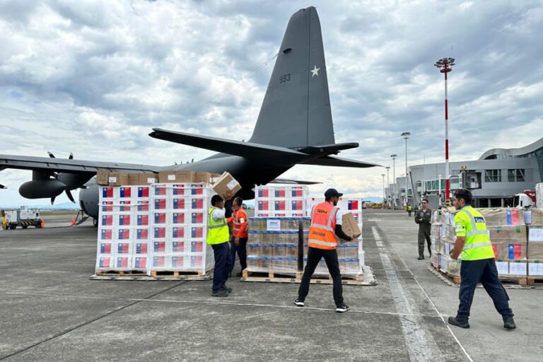 La ciudad colombiana de Pereira recibe ayuda de Chile y EE.UU. tras el potente terremoto