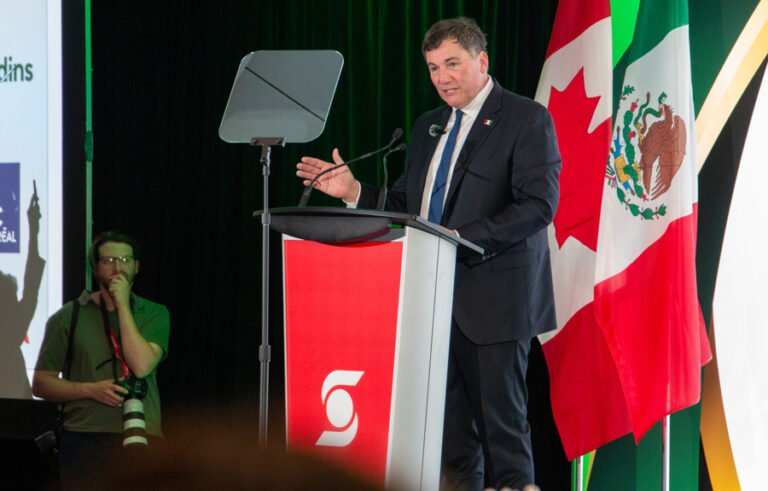 Canadá y EE.UU. apuran un acuerdo comercial antes del ultimátum arancelario de Trump