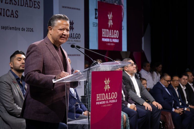 Julio Menchaca encabeza acto conmemorativo de universidades tecnológicas y politécnicas