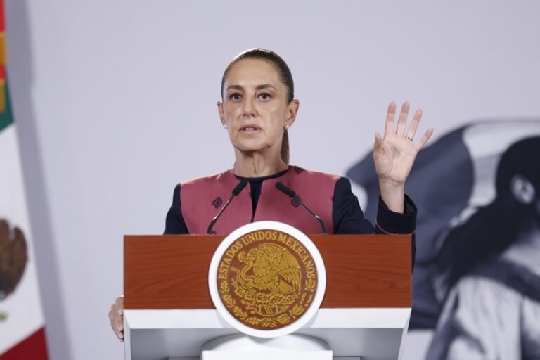 Sheinbaum descarta por ahora impacto directo de huracán Polo en México