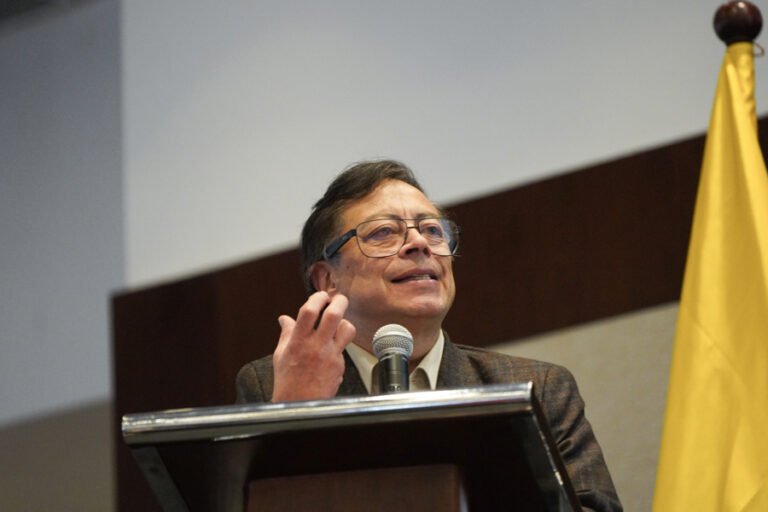 Petro agota los cupos para su charla en la UNAM