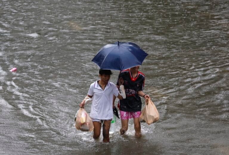 50 mil familias afectadas por las inundaciones de Bangkok
