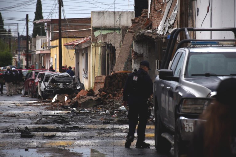 Al menos 10 lesionados tras ataque explosivo a comandancia de Zacatecas