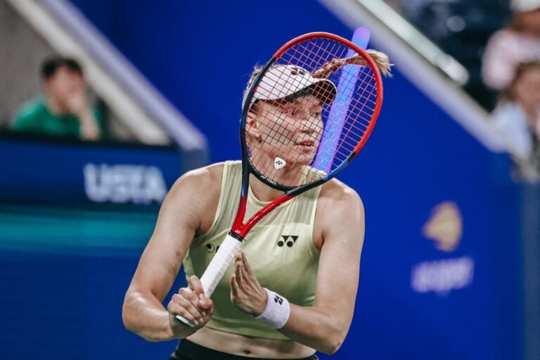 Elena Rybakina elimina a Osaka cerca de asaltar a Sabalenka