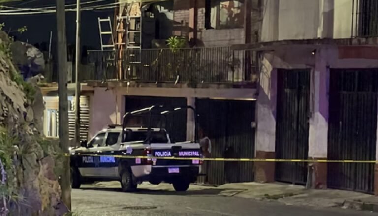 Matan a 2 estudiantes, otro herido en Morelos