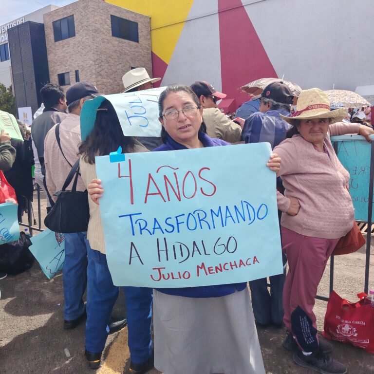 Ciudadanos asistieron al cuarto informe del gobernador Julio Menchaca en Pachuca