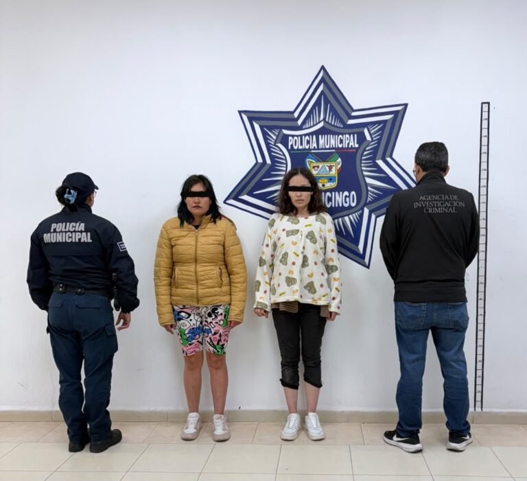 Las detienen por falta administrativa, pero contaban con orden de aprehensión