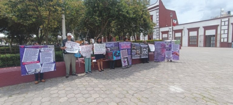 Con marcha, demandan justicia para Rebeca