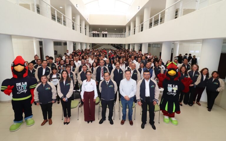 UT de Tula-Tepeji reconoce trayectoria académica y laboral en su 35 aniversario