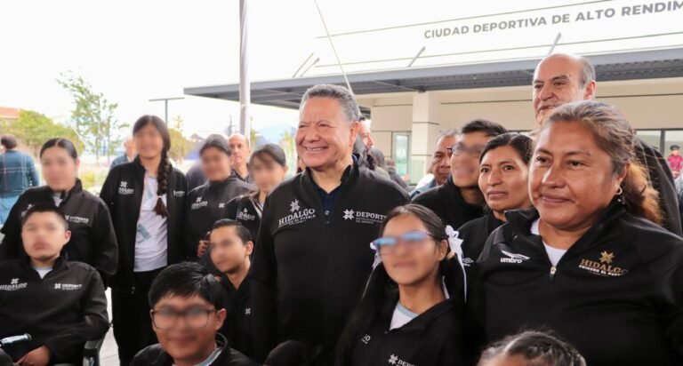 Julio Menchaca abandera a paratletas rumbo a la Conade 2026