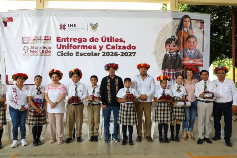 Beneficia IHE con apoyos e infraestructura a estudiantes de San Felipe Orizatlán