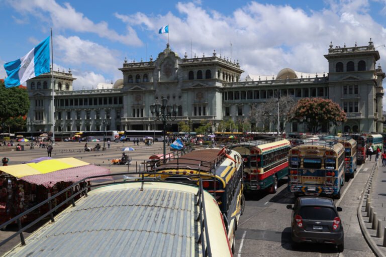 Continúan bloqueos en Guatemala