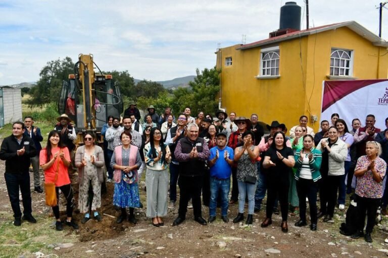 La alcaldía de Tepeapulco, inicia rehabilitación de la red de drenaje en la calle Factor
