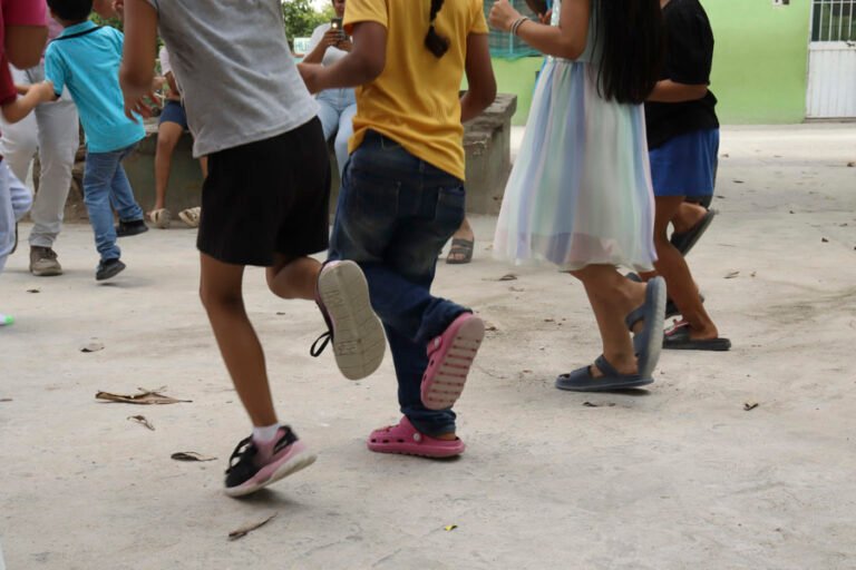 La Iglesia católica pide proteger los derechos de los niños migrantes
