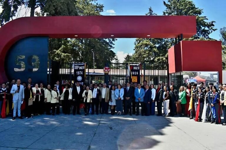 Con nueva fachada conmemoran los 52 años de la fundación del Cbtis 59, de Ciudad Sahagún