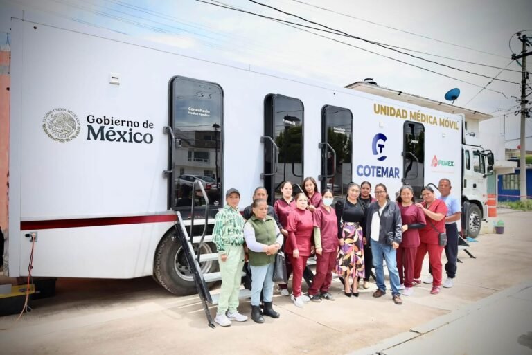Más de 500 pobladores de Emiliano Zapata, son consultados en las jornadas médicas de Pemex