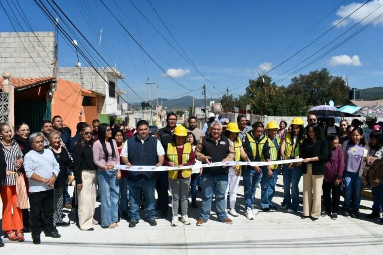 Entregan pavimentación de la calle Juan Garay