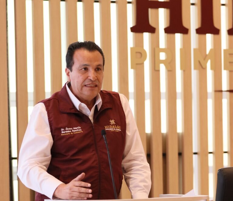 Más de 50 mil ciudadanos vigilan 15 mil obras públicas en Hidalgo