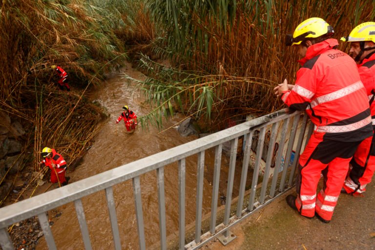 Un insólito temporal «tropical» en Cataluña causa dos muertos