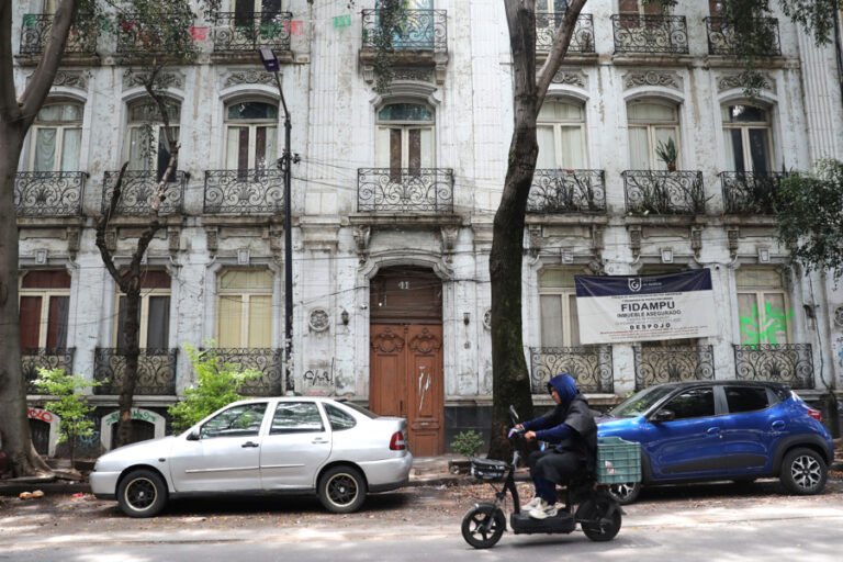 La gente ha reducido gastos en alimentos para pagar viviendas