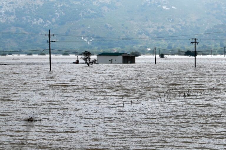 Un muerto y más de 6 mil evacuados por las inundaciones