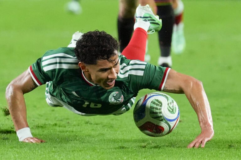 México y Chile buscan un triunfo en la primera fecha FIFA tras el Mundial