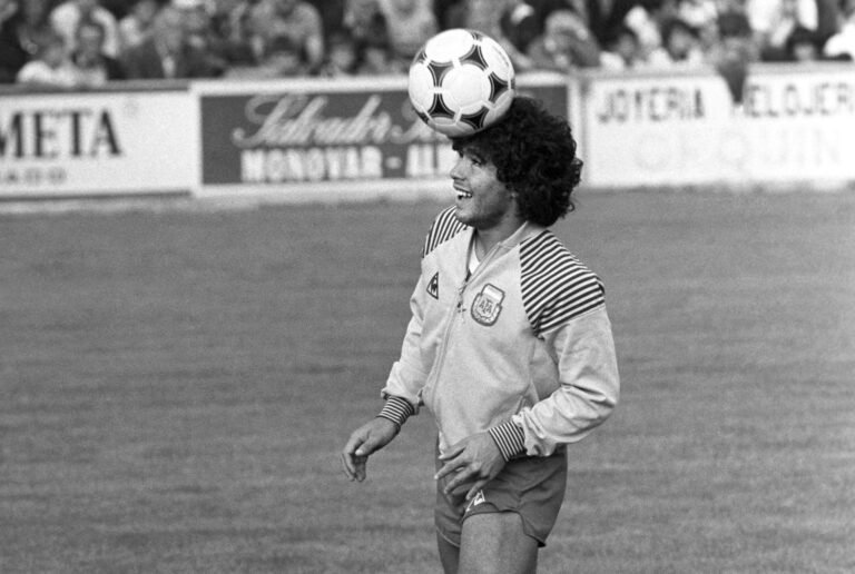 Justicia confirma que abogado y hermanas de Maradona a juicio