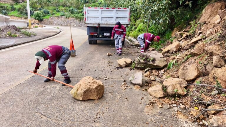 Restablecen parcialmente circulación en carreteras afectadas por lluvias en Hidalgo