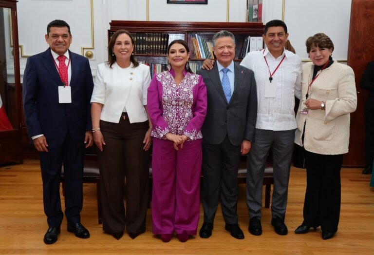 Julio Menchaca asiste al Segundo Informe de Actividades de Clara Brugada