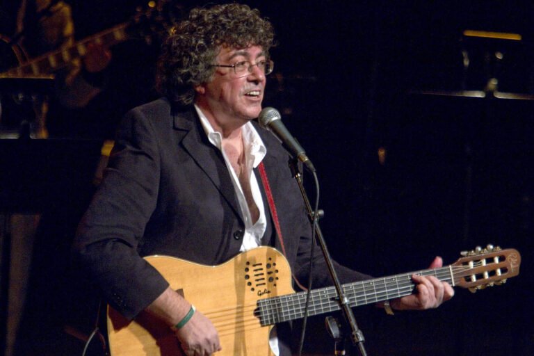 El popular cantautor argentino Piero fallece a los 81 años en Buenos Aires