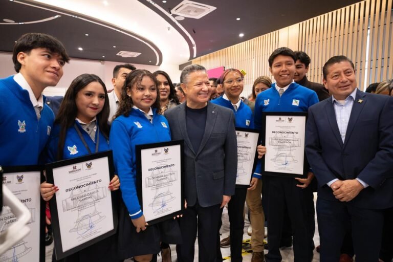 Menchaca Salazar respalda transformación de juventud hidalguense