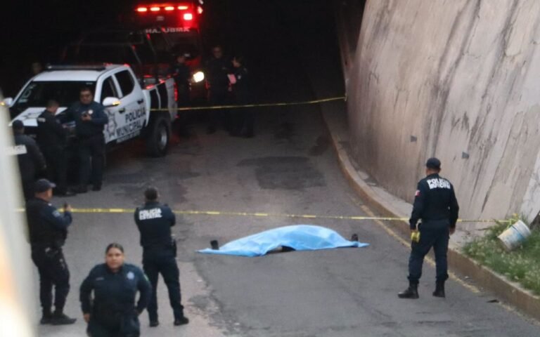 Se tiró del puente vehicular de Viaducto Río Avenidas y murió