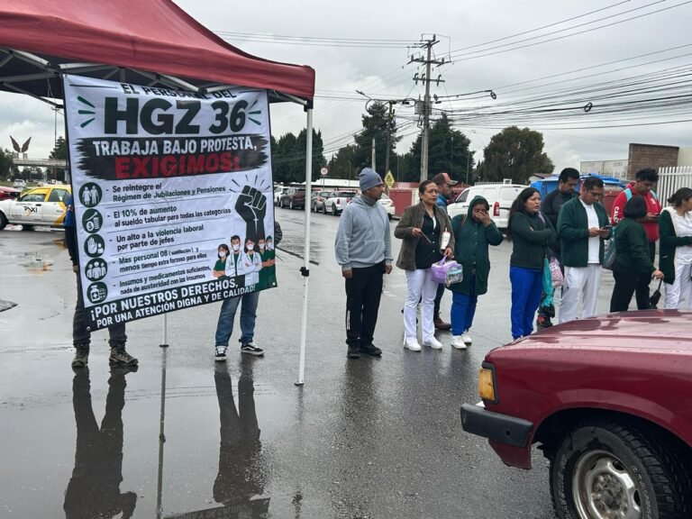 Protestan médicos y personal del IMSS en Pachuca