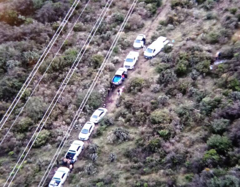 Descubren fosa clandestina con al menos cinco cuerpos