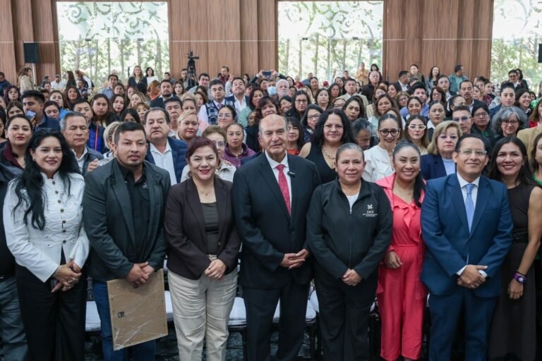 Natividad Castrejón destaca el papel de las familias en la formación de niñas y niños