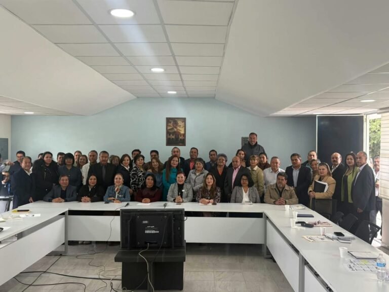 Capacita IHE a supervisores escolares en acompañamiento pedagógico