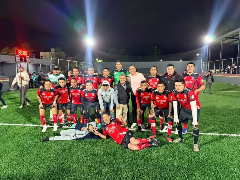 Inauguran cancha de fútbol 7