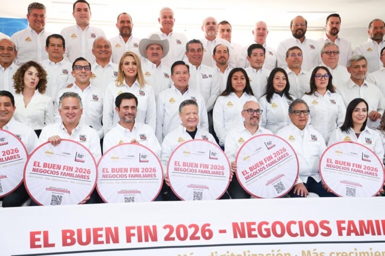 Julio Menchaca participa en la Asamblea Nacional de Concanaco Servytur