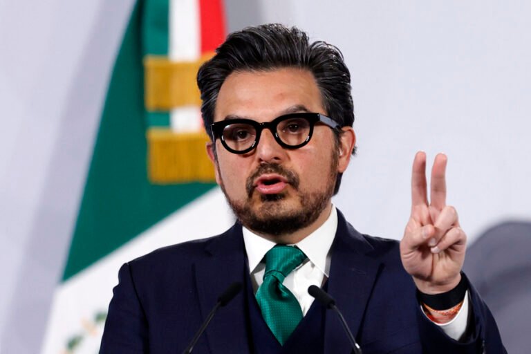 Aprueban aumento salarial de 8% para trabajadores del IMSS